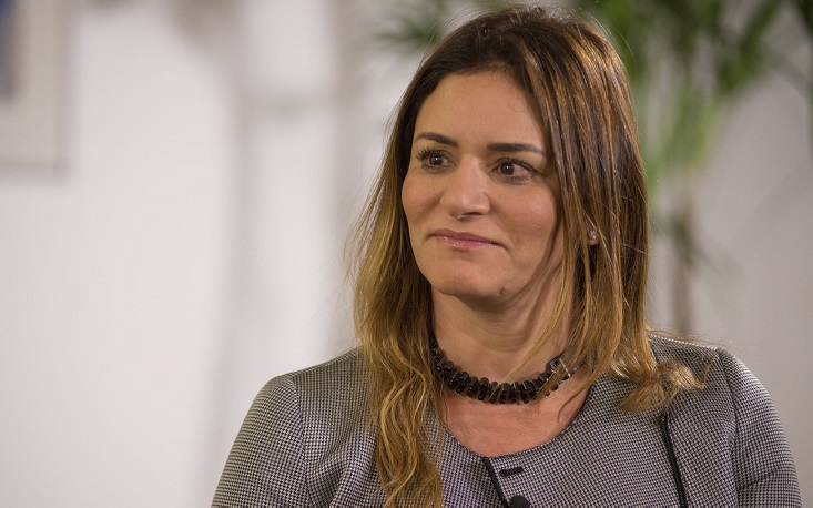 “Gestão pública precisa atuar junto da iniciativa privada”, analisa Regina Célia Esteves de Siqueira