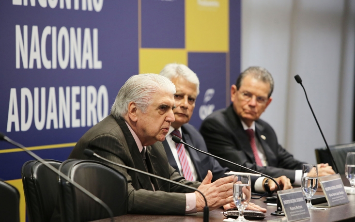 Simplificação e desburocratização de processos facilitam operação das empresas no comércio internacional