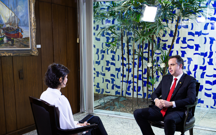Mônica Sodré entrevista o presidente do Senado