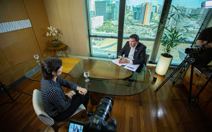 Mônica Sodré entrevista Floriano Pesaro Mônica Sodré entrevista Floriano Pesaro