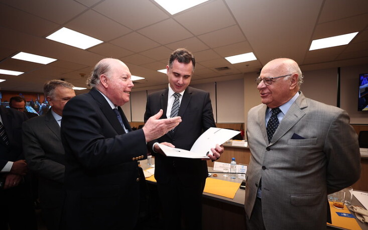 Entidades entregam um manifesto em defesa do Simples Nacional a Pacheco (Crédito: CACB Oficial) Entidades entregam um manifesto em defesa do Simples Nacional a Pacheco (Crédito: CACB Oficial)