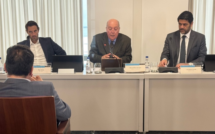 Para apontar as oportunidades e os desafios do novo sistema tributário, a reunião do CAT promoveu um rico e amplo debate entre especialistas Para apontar as oportunidades e os desafios do novo sistema tributário, a reunião do CAT promoveu um rico e amplo debate entre especialistas